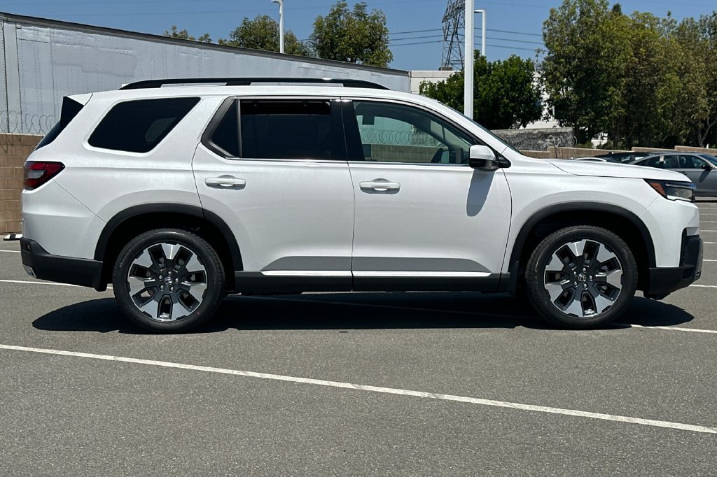 New 2026 Honda Pilot Elite image 3