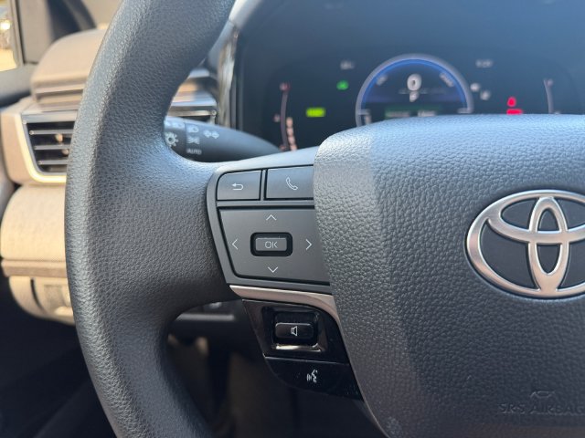 Used 2026 Toyota Camry LE w/ Convenience Package FWD image 26
