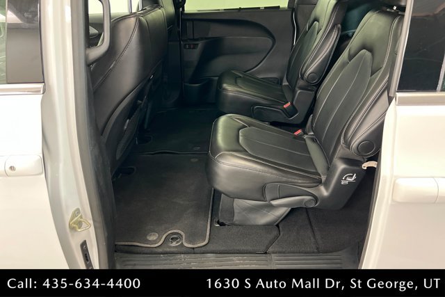 Used 2025 Chrysler Pacifica Select FWD image 20