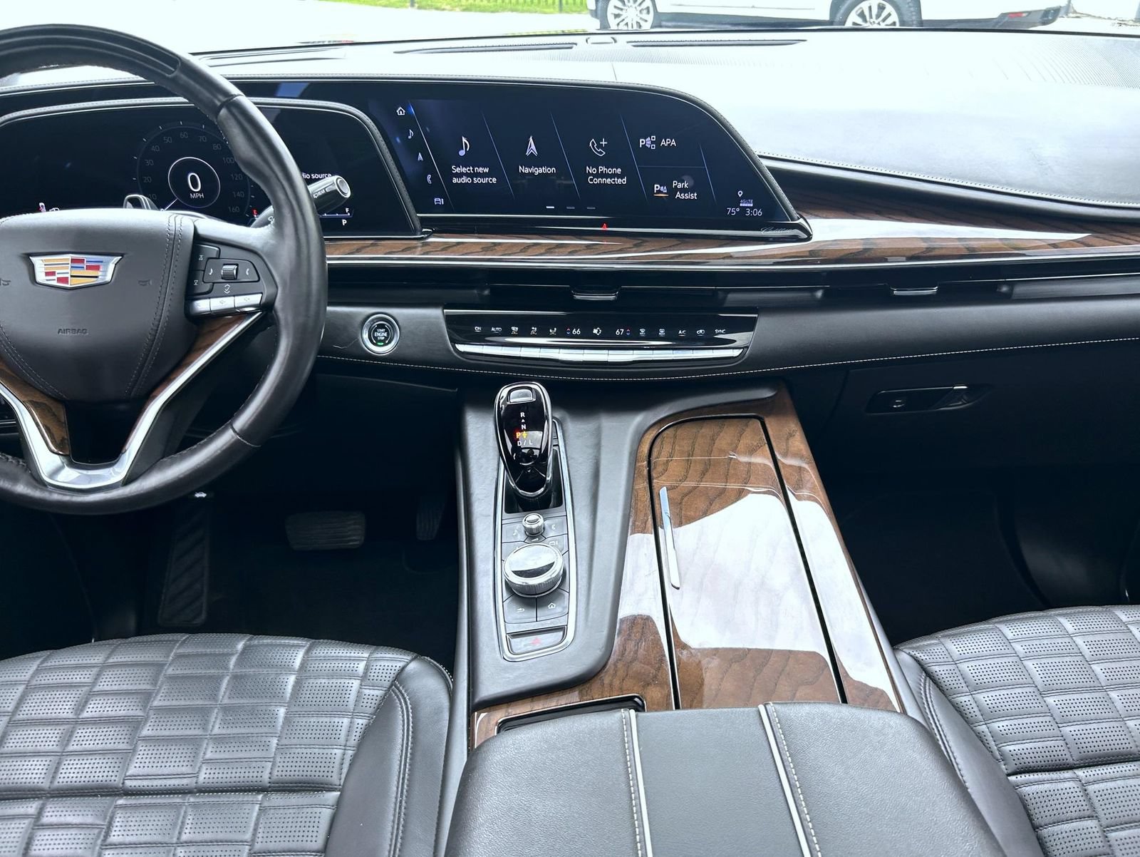Certified 2023 Cadillac Escalade Premium Luxury Platinum AWD/4WD image 17