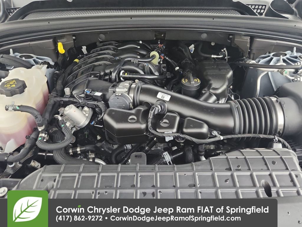 Certified 2025 Jeep Grand Cherokee Limited w/ Black Appearance Package AWD/4WD image 35