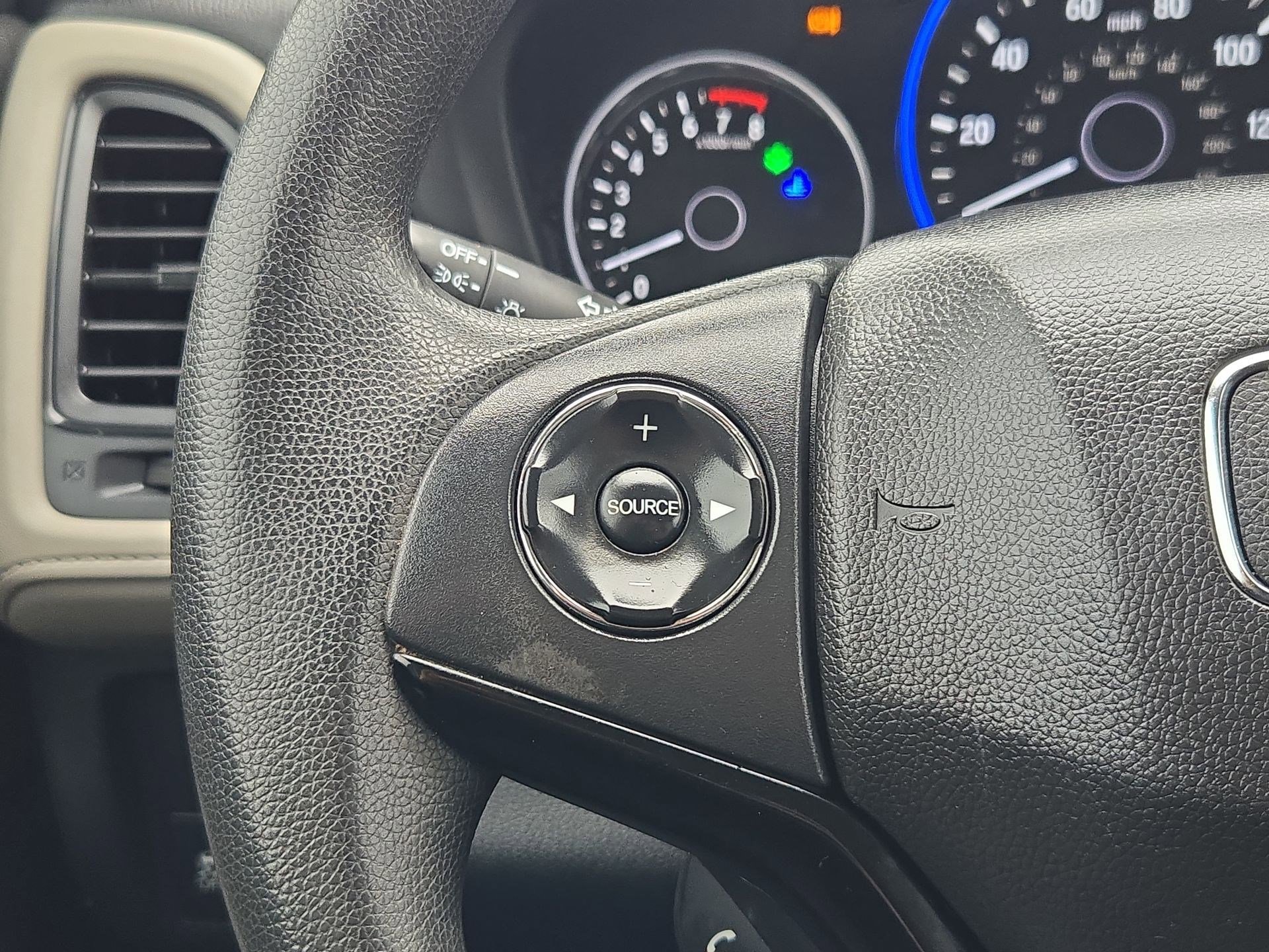 Used 2022 Honda HR-V LX image 14