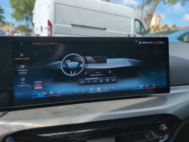 Used 2025 BMW 430i xDrive w/ M Sport Package image 16