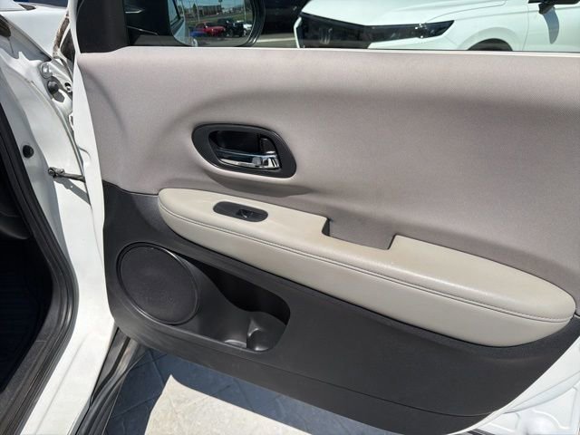 Used 2018 Honda HR-V LX image 29