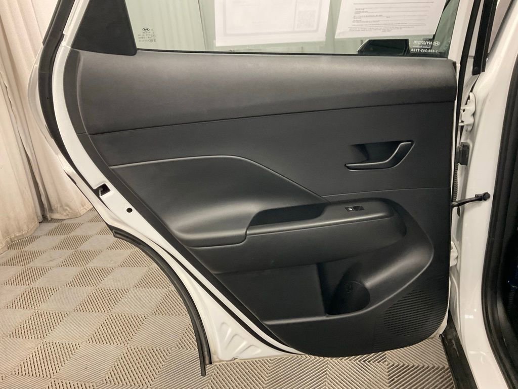 Used 2025 Hyundai Kona SEL image 35