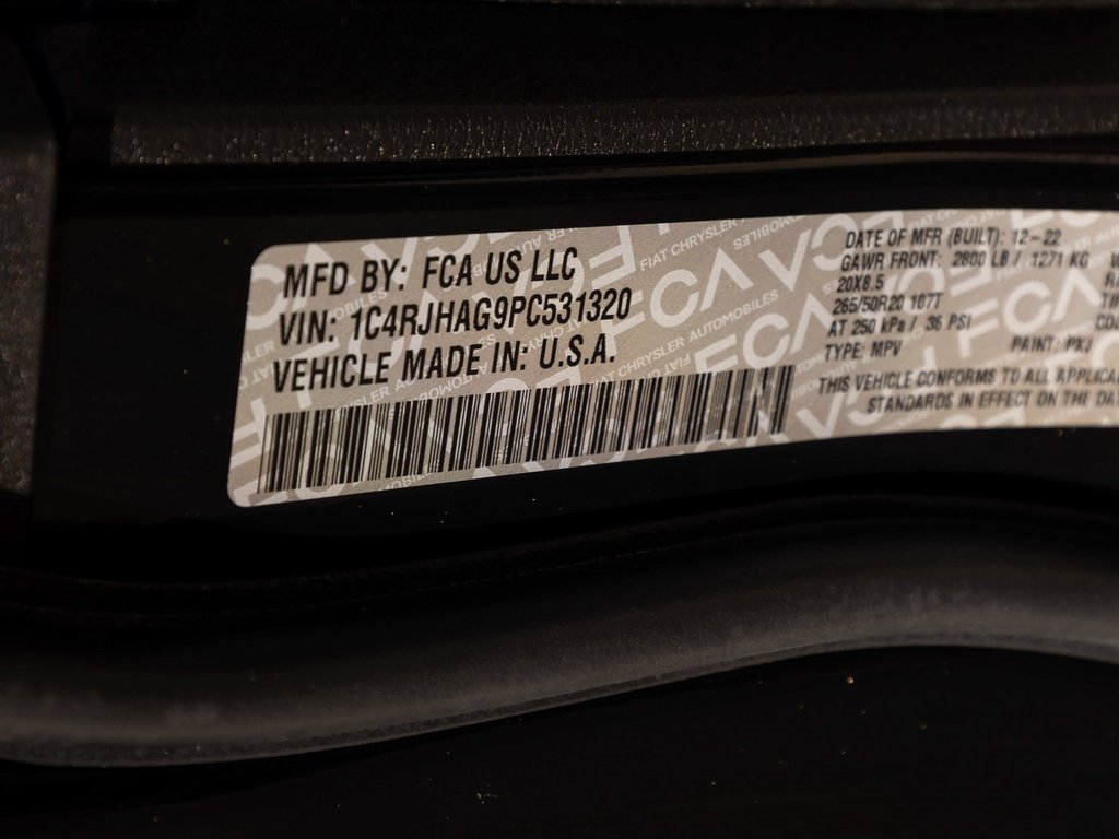 Used 2023 Jeep Grand Cherokee Altitude image 16
