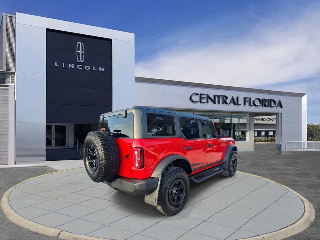 Used 2023 Ford Bronco Wildtrak image 3