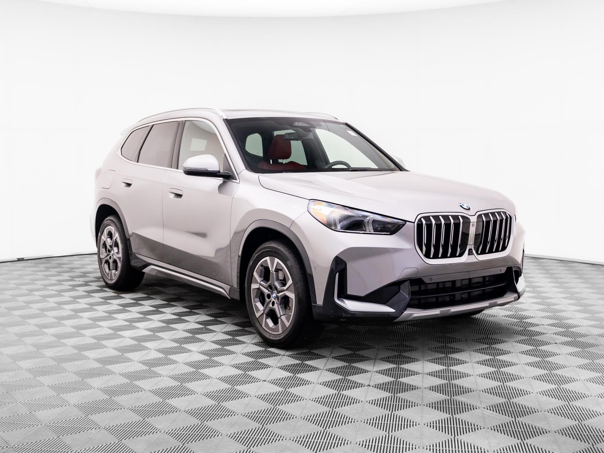 Certified 2025 BMW X1 xDrive28i w/ Premium Package AWD/4WD image 7