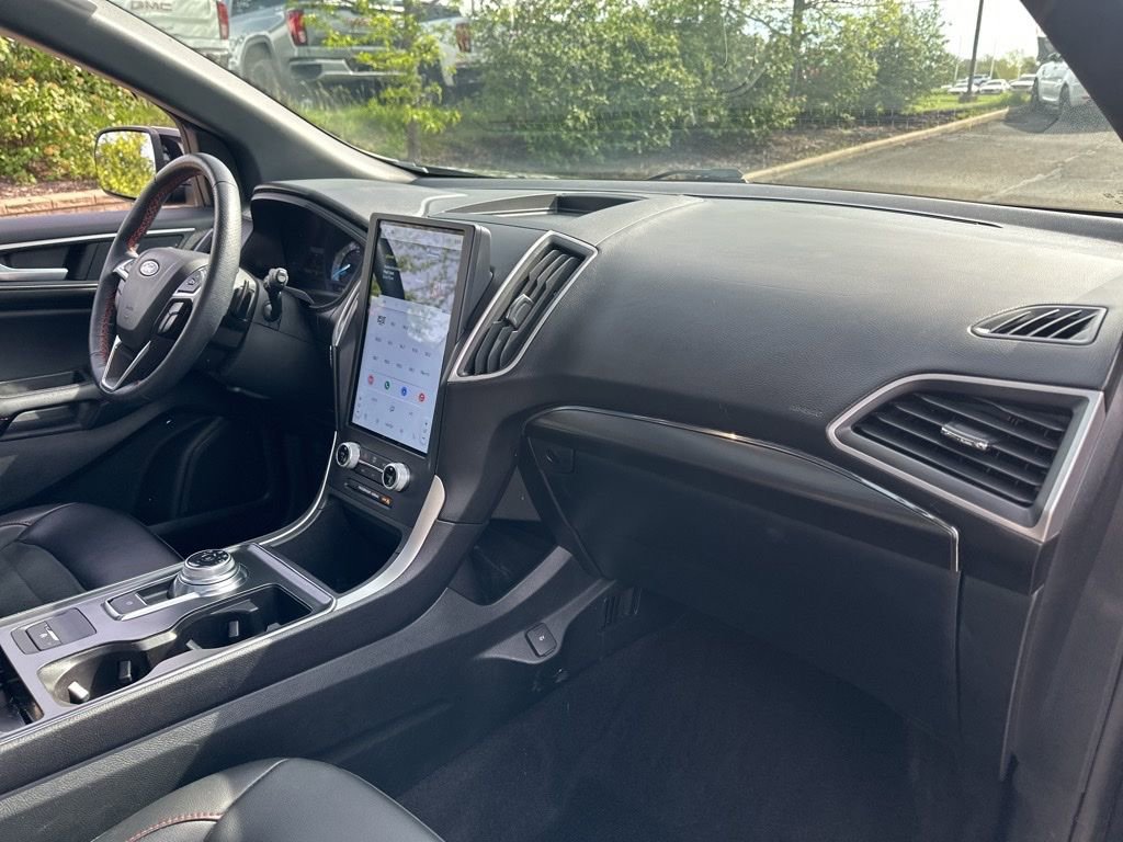 Used 2023 Ford Edge ST-Line w/ Class II Trailer Tow Package AWD/4WD image 23