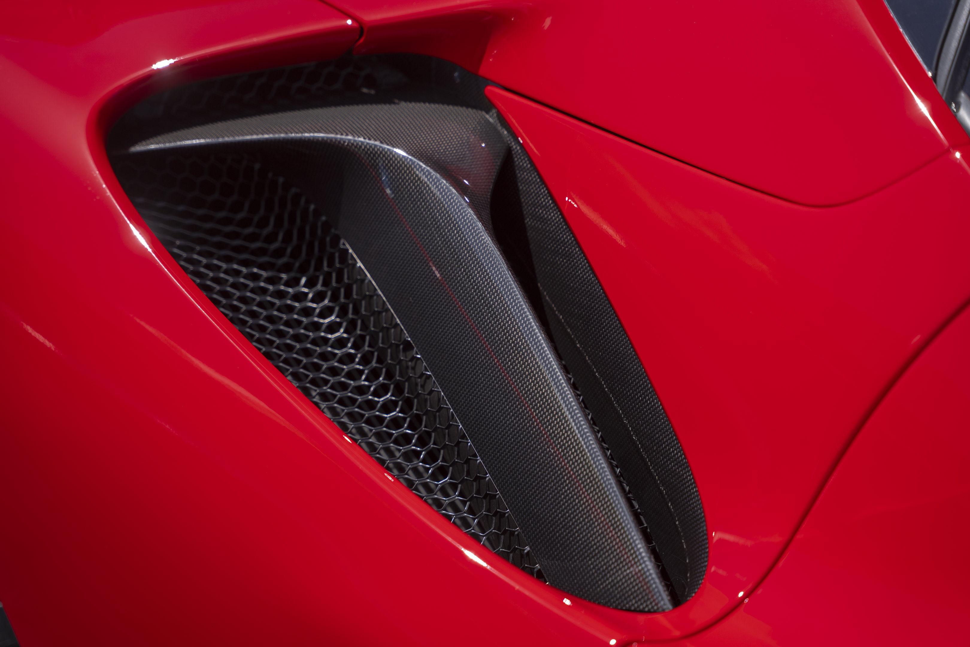 Used 2022 Ferrari SF90 Spider AWD/4WD image 19