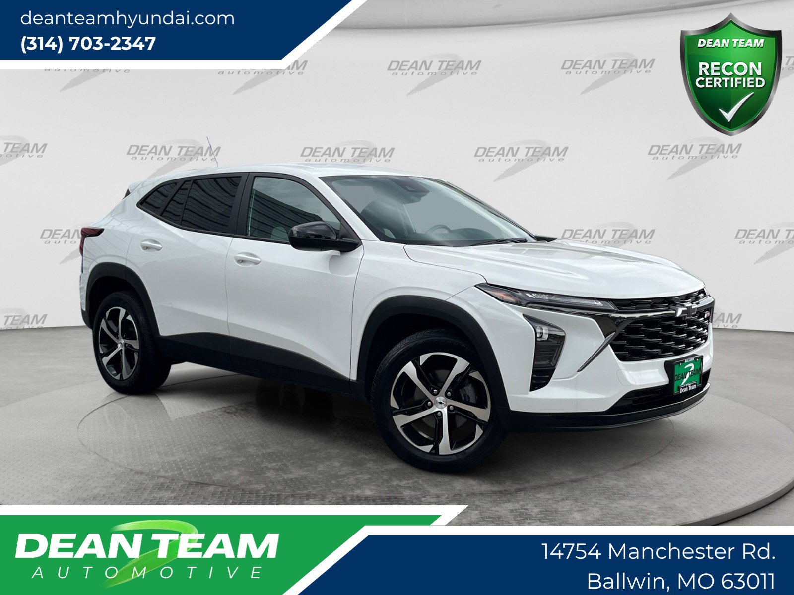 Used 2025 Chevrolet Trax RS FWD image 1