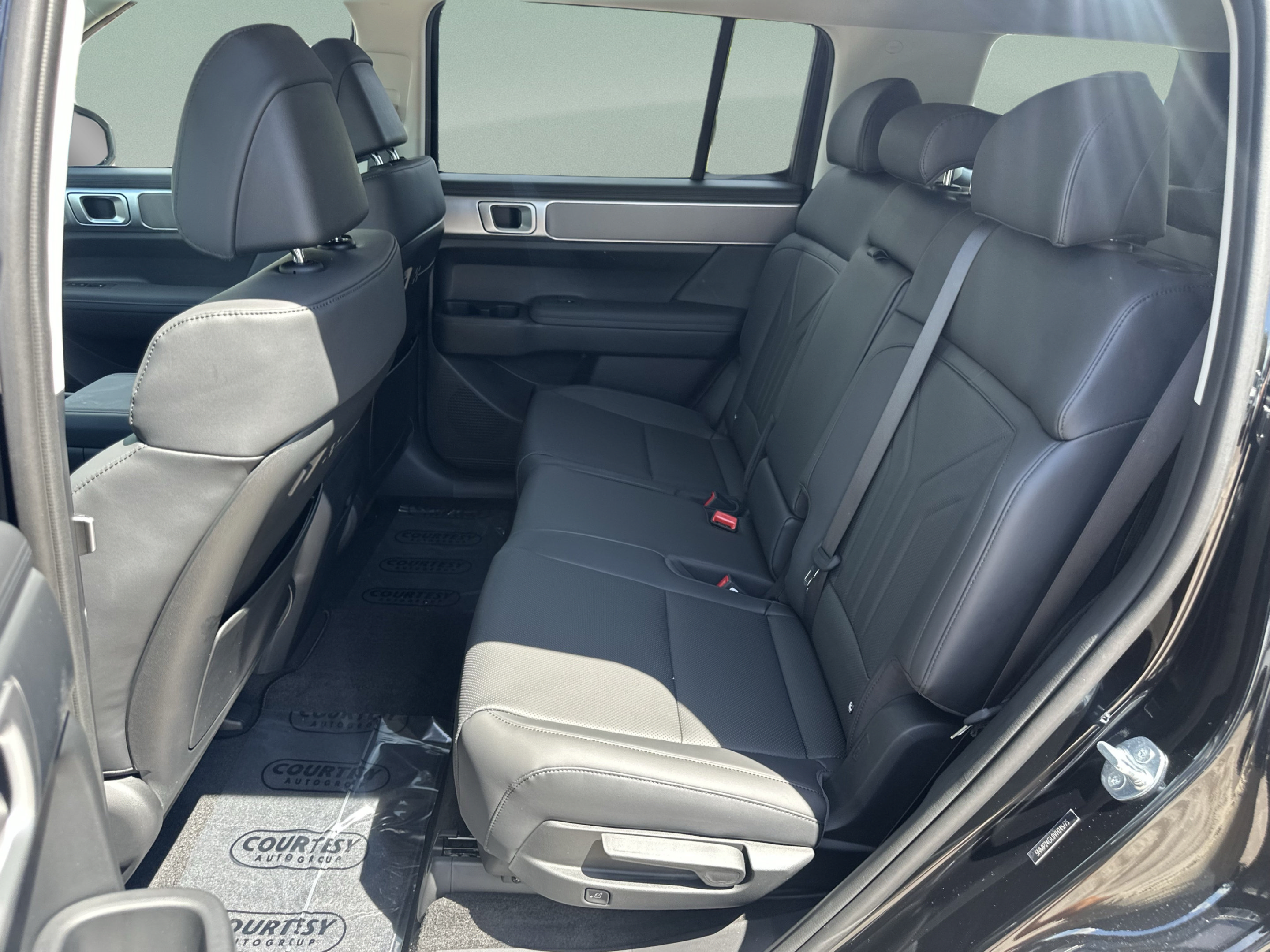 New 2027 Hyundai Santa Fe SEL FWD image 13