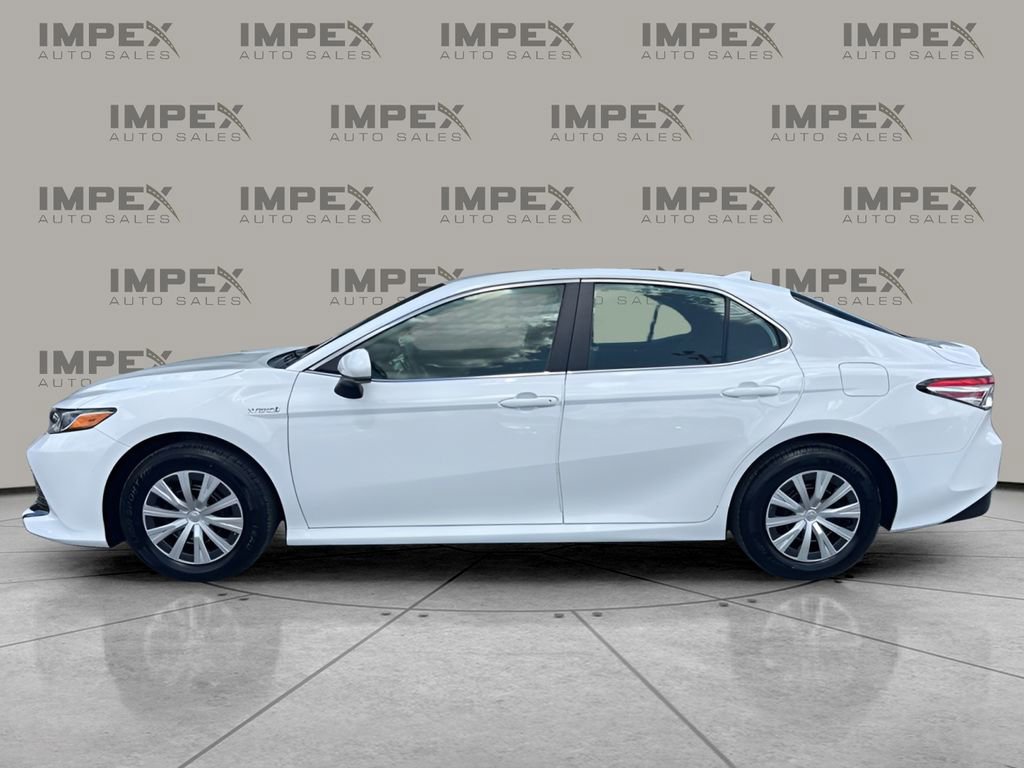 Used 2019 Toyota Camry LE FWD image 2