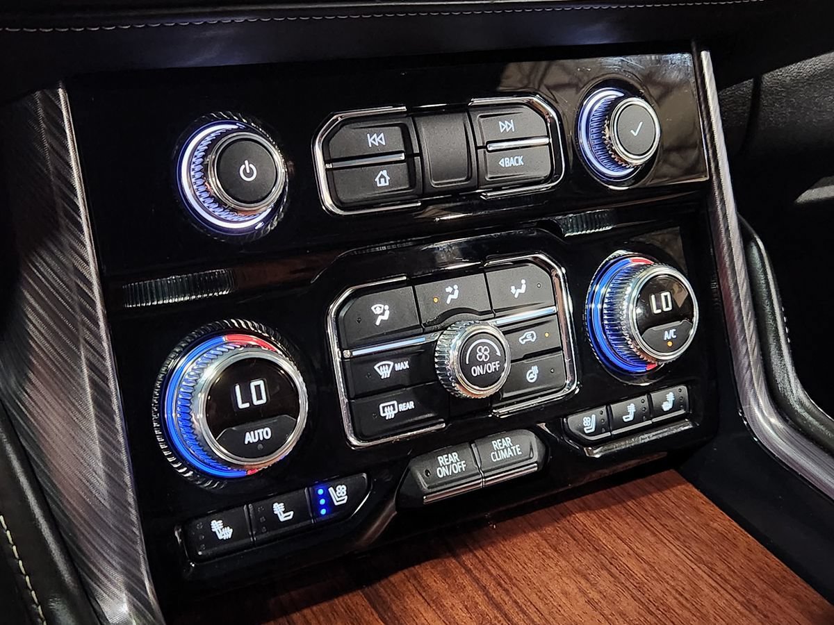 Used 2023 GMC Yukon Denali Ultimate AWD/4WD image 39
