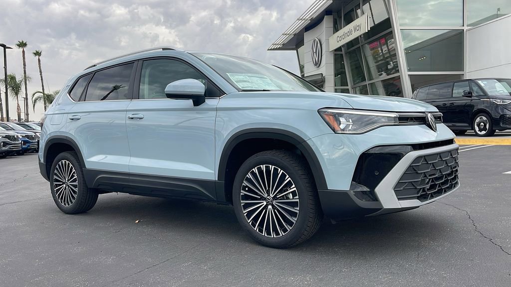 New 2025 Volkswagen Taos SE