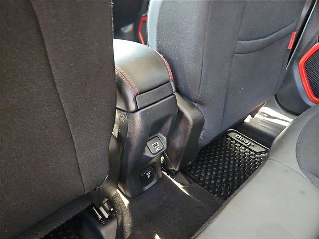 Used 2019 Jeep Renegade Trailhawk w/ UConnect 8.4 Nav Group AWD/4WD image 18
