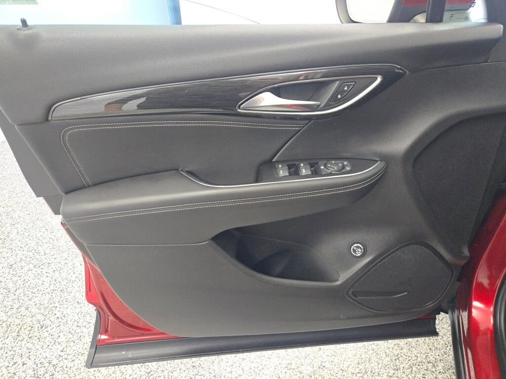 Used 2023 Buick Envision Preferred image 21