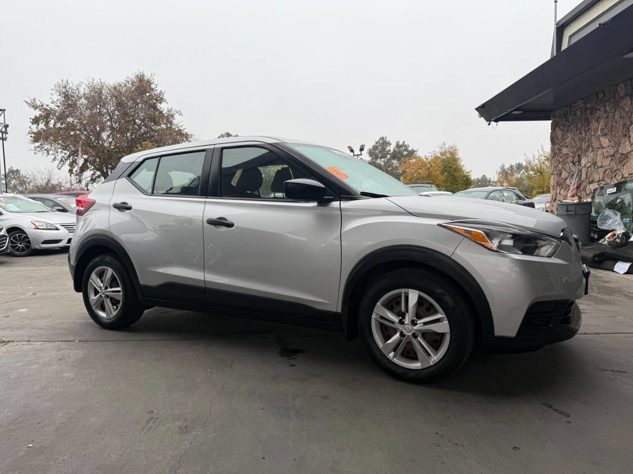 Used 2020 Nissan Kicks S image 5