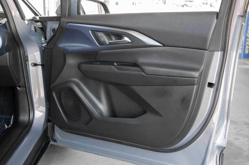 Used 2024 Chevrolet Equinox EV LT FWD image 39