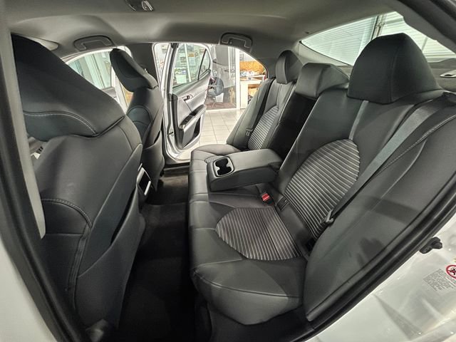 Used 2019 Toyota Camry SE w/ Convenience Package image 12
