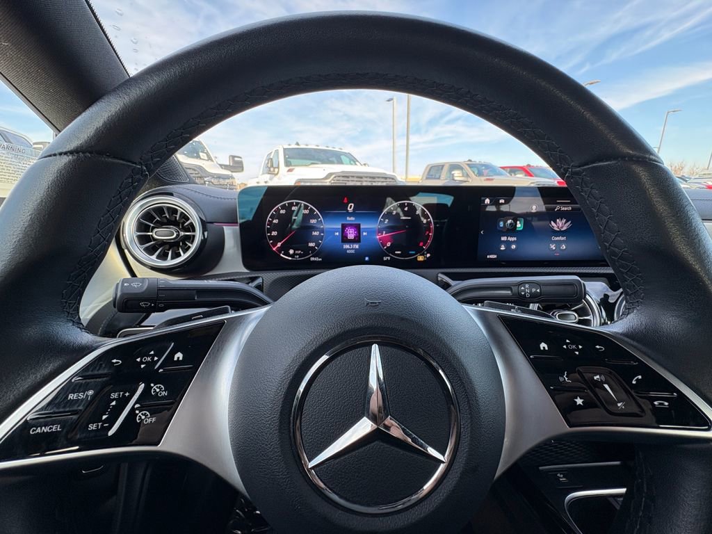 Used 2025 Mercedes-Benz CLA 250 image 25
