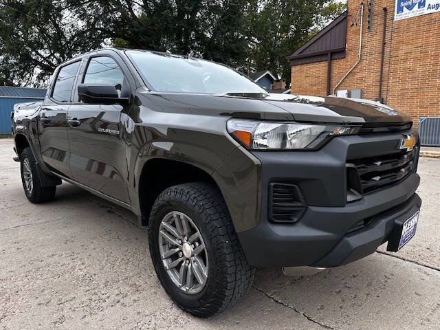 Used 2023 Chevrolet Colorado W/T w/ WT Convenience Package II image 2