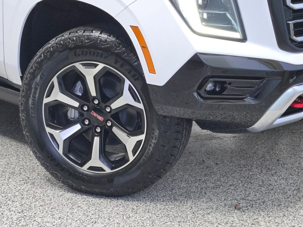 New 2026 GMC Yukon XL AT4 w/ AT4 Premium Package AWD/4WD image 3