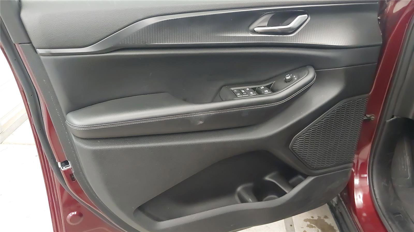 Used 2024 Jeep Grand Cherokee Laredo image 22