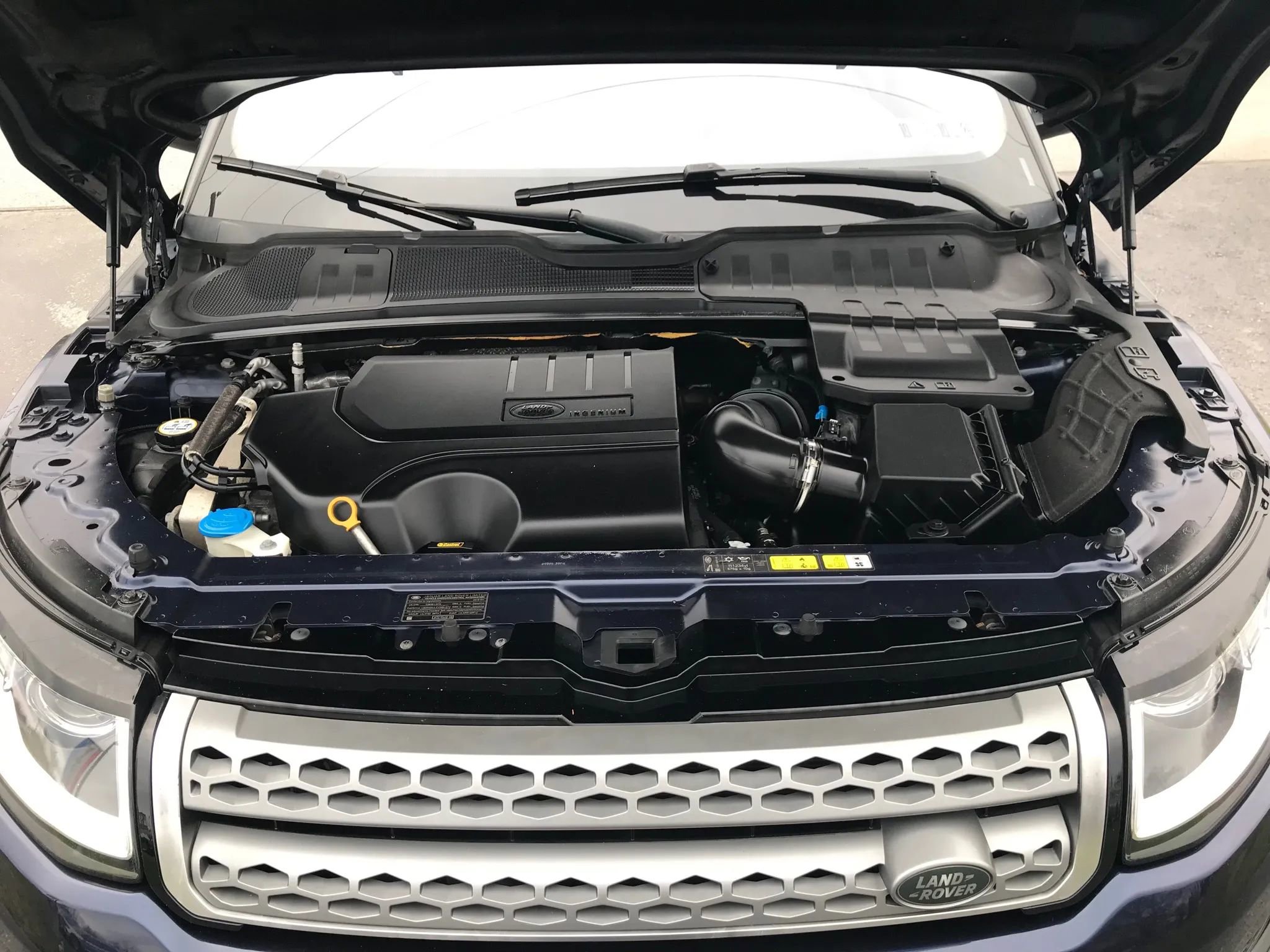 Used 2018 Land Rover Range Rover Evoque image 55