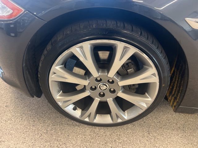 Used 2012 Jaguar XJ L image 11