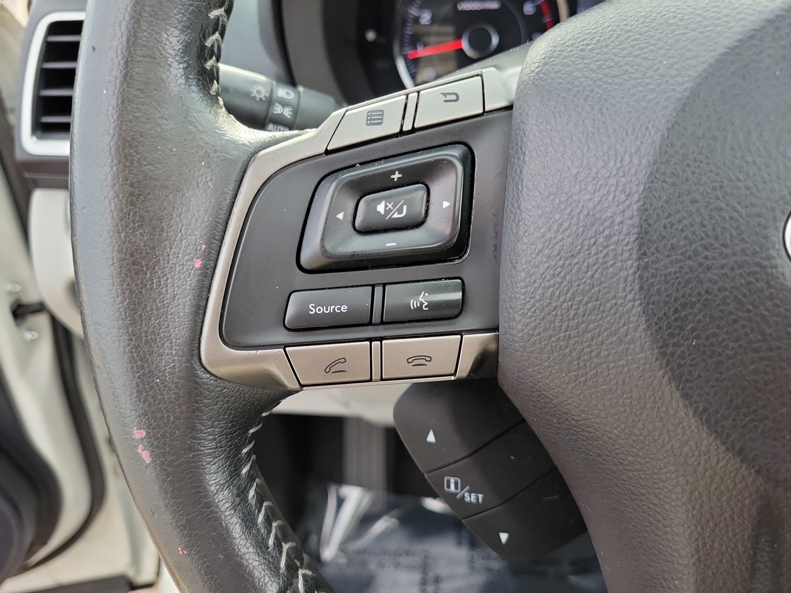 Used 2016 Subaru Forester 2.5i Touring w/ Eyesight & Navigation System AWD/4WD image 18