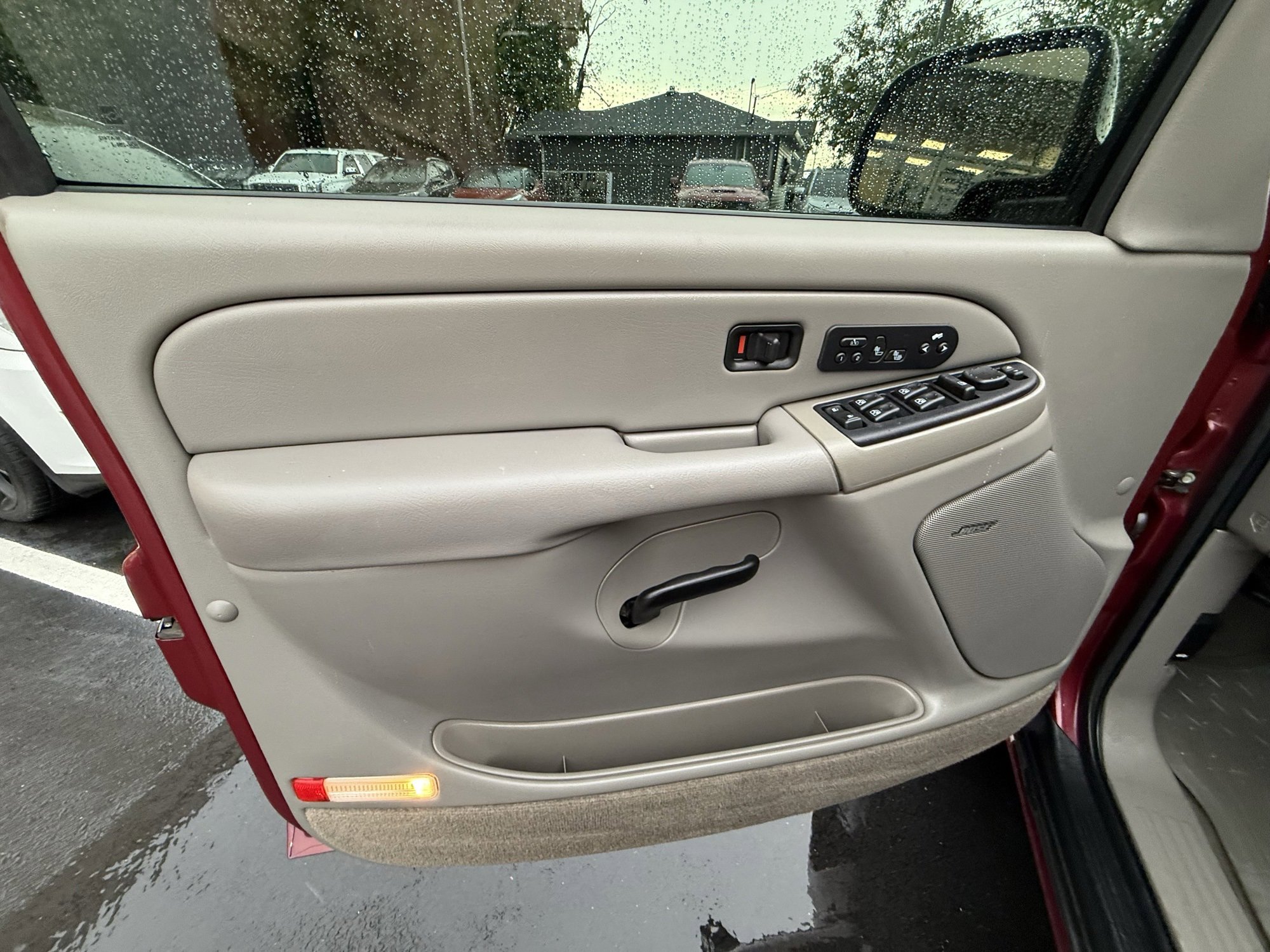 Used 2005 Chevrolet Avalanche Z71 w/ Sun And Sound Package image 15