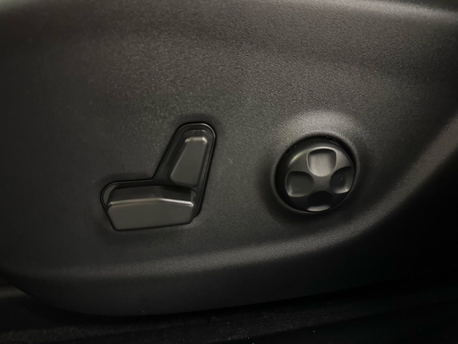 Used 2021 Jeep Cherokee Trailhawk w/ Comfort/Convenience Group image 23