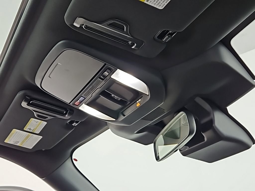 Used 2025 Subaru Forester Premium AWD/4WD image 17