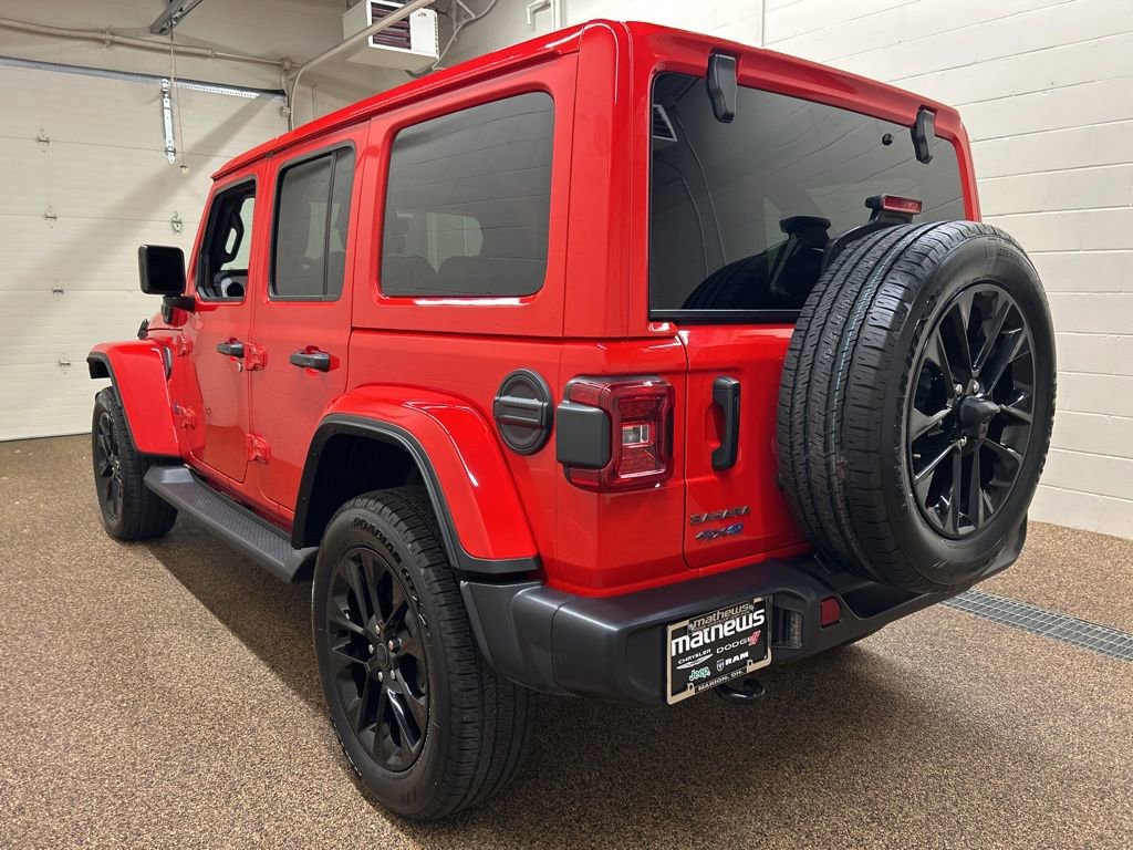 Used 2025 Jeep Wrangler Unlimited Sahara AWD/4WD image 4