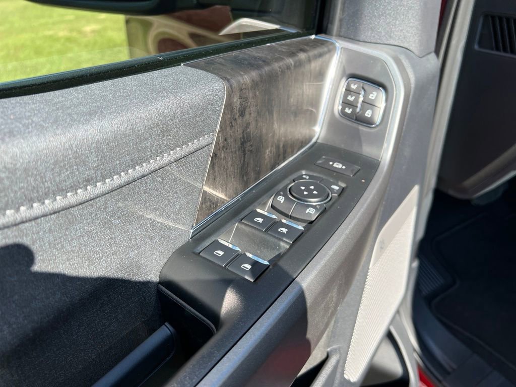 New 2026 Ford F250 Lariat w/ Chrome Package image 10