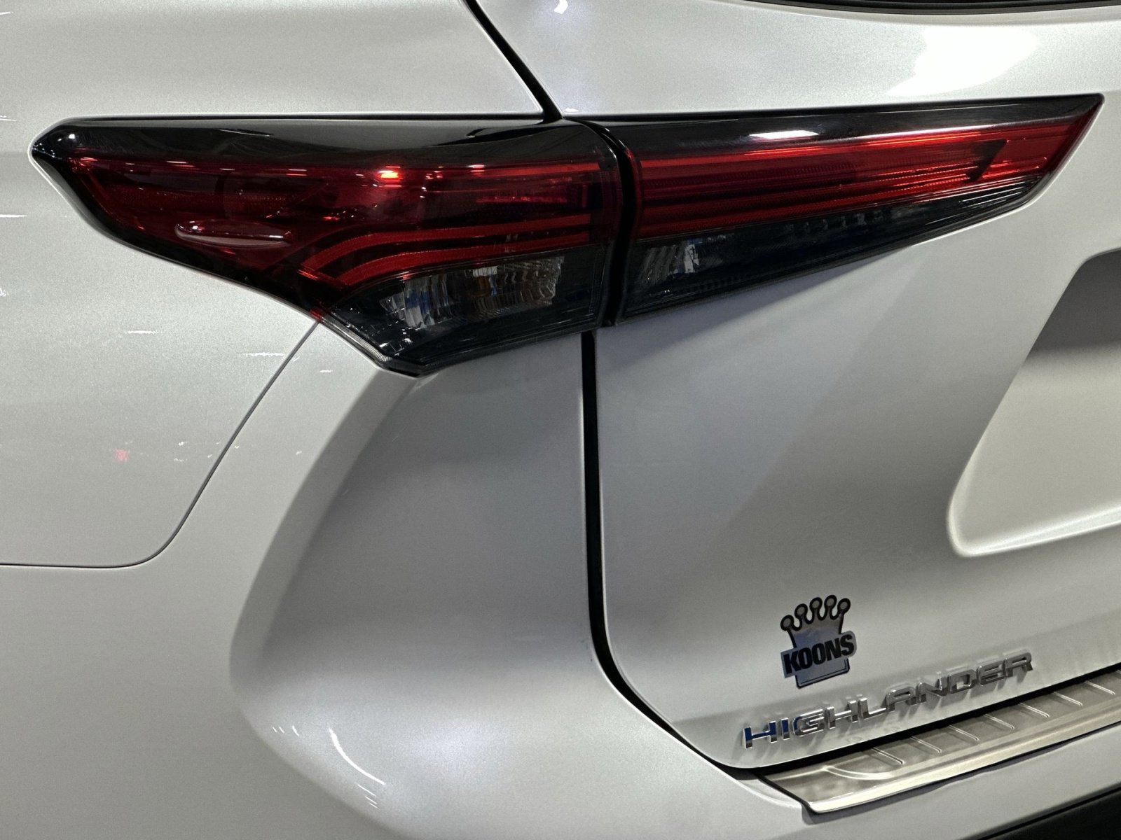Used 2023 Toyota Highlander XLE image 38