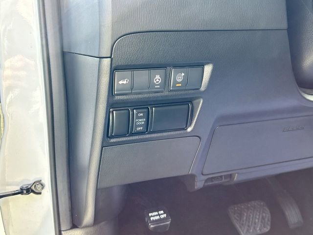 Used 2023 Nissan Armada SL w/ Midnight Edition Package image 17