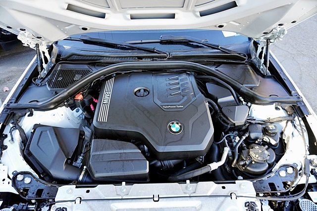 Used 2022 BMW 330i Sedan w/ Driving Assistance Package image 39