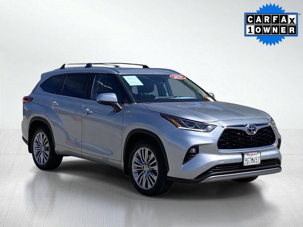 Used 2023 Toyota Highlander Platinum image 12
