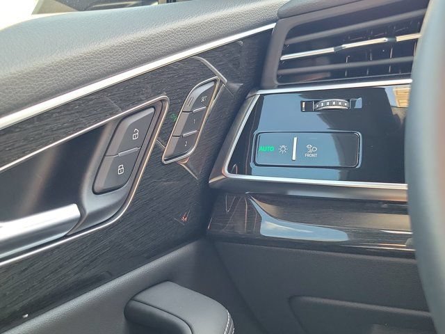 Certified 2026 Audi Q8 Premium Plus w/ Premium Plus Package AWD/4WD image 20