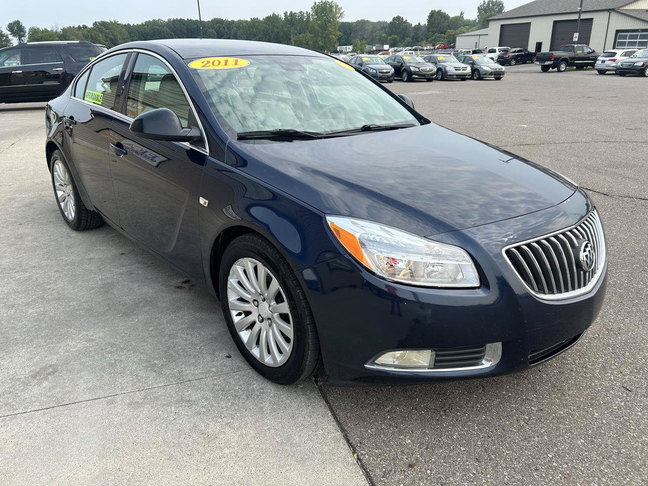 Used 2011 Buick Regal CXL FWD image 3