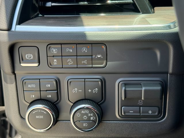 New 2026 Chevrolet Tahoe Premier w/ Sun And Tow Package AWD/4WD image 29