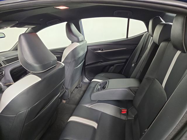 Used 2025 Toyota Camry SE image 15