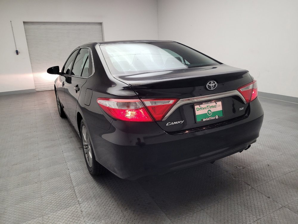 Used 2017 Toyota Camry SE FWD image 6