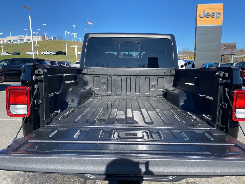 Used 2022 Jeep Gladiator Sport image 15