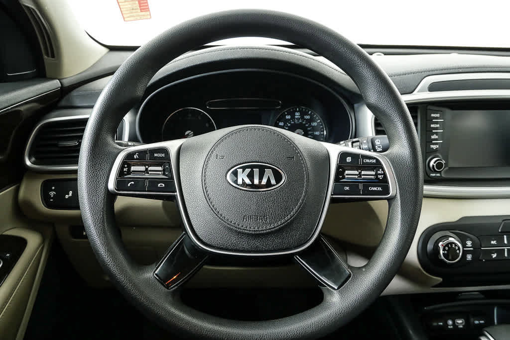 Used 2020 Kia Sorento LX image 9