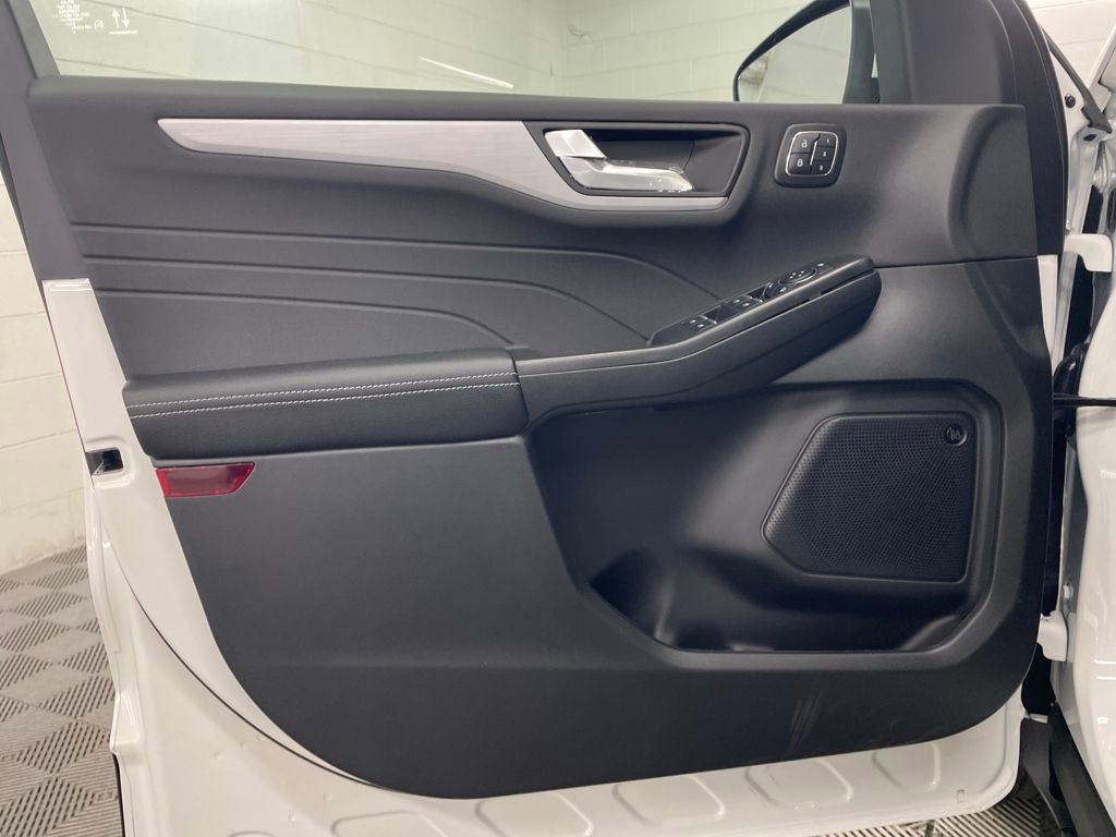 New 2026 Ford Escape SE w/ PHEV Premium Package image 15