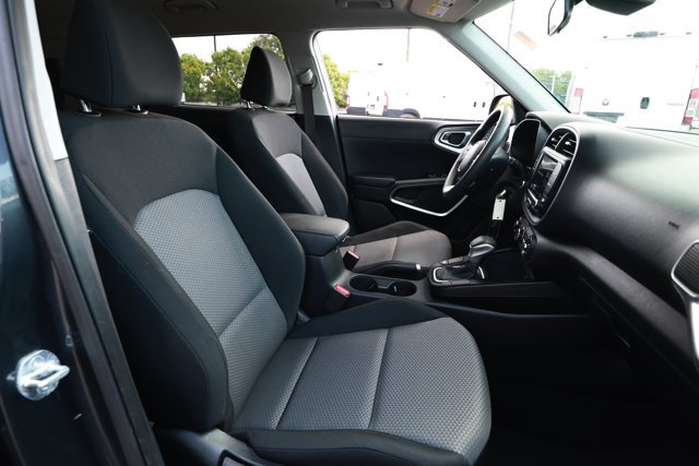Used 2023 Kia Soul LX FWD image 25