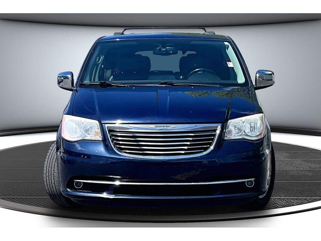 Used 2013 Chrysler Town & Country Touring-L w/ Entertainment Group #2 image 4